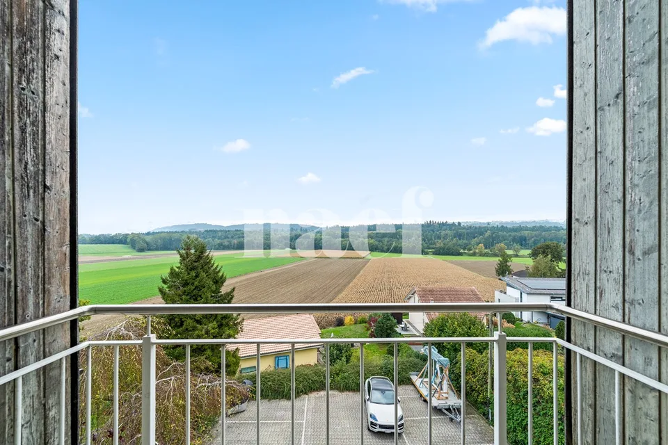 Appartamento ristrutturato di 4.5 locali con balcone all'ultimo piano in vendita a Fétigny