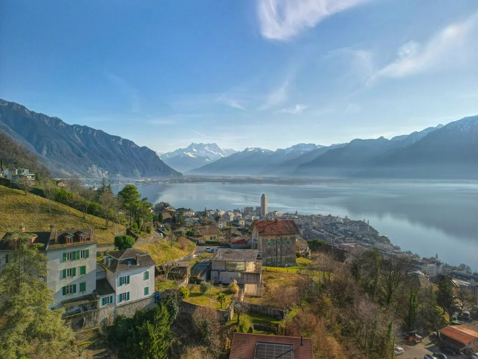 Appartement de 4,5 pièces avec grand jardin et piscine