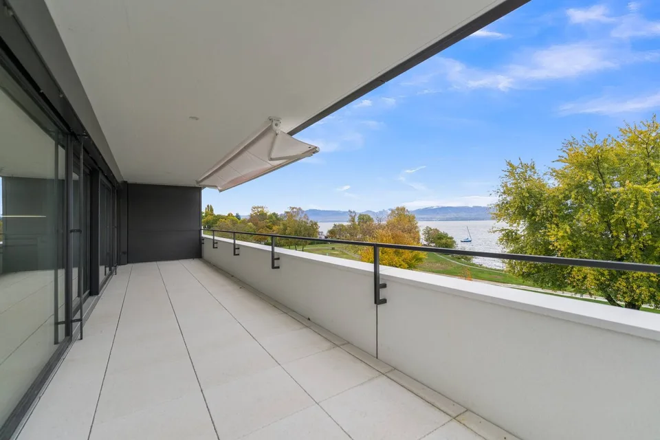 Appartement neuf de standing - 4.5 pièces en angle avec balcon de 76m² - Vue lac