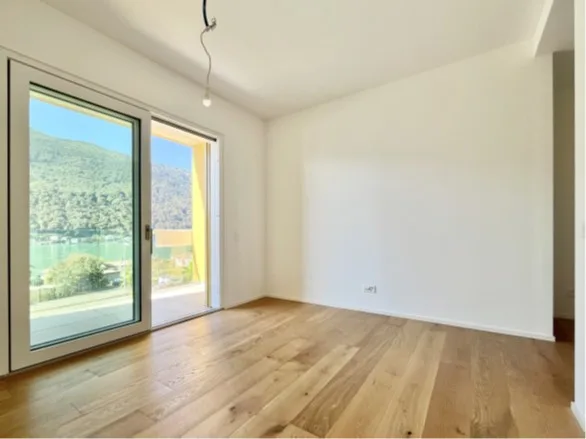 ATTICO 4.5 LOCALI CON TERRAZZE VISTA LAGO A BRUSINO ARSIZIO