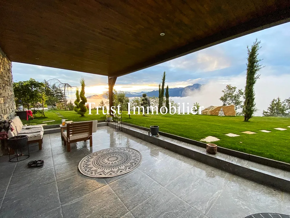 Vue panoramique et tranquillité garanties pour ce Chalet