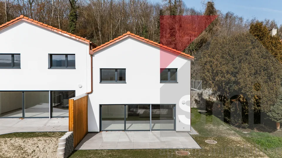 Villa mit 5 Zimmern und schönem Blick sowie harmonischen Ausführungen