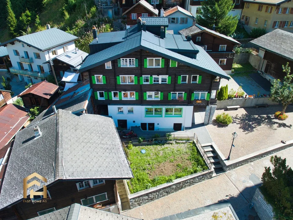 Zwei Wohnungen. Unzählige Möglichkeiten. Leukerbad wartet.