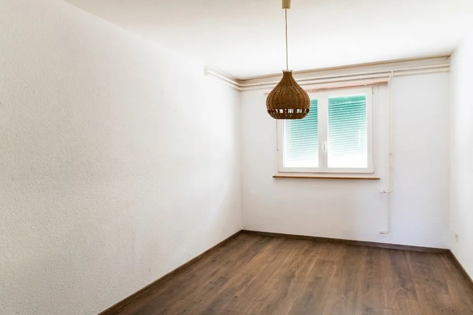 Große Villa zu renovieren / zu transformieren für mehrere Projekte