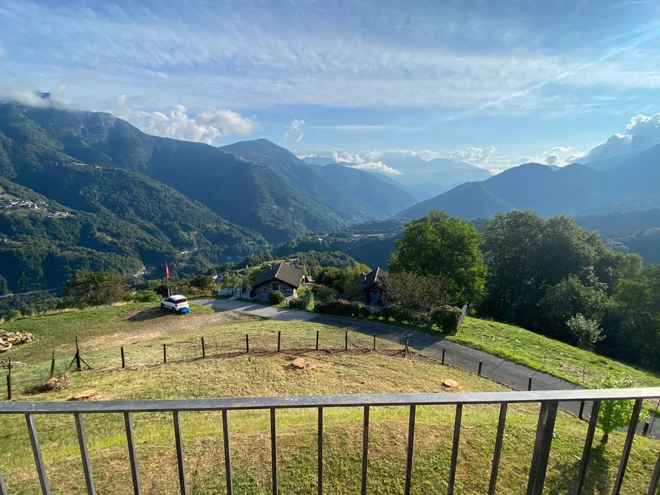 CENTOVALLI - Vendesi a Moneto rustico con magnifica vista / Charmantes Rustico mit toller Aussicht