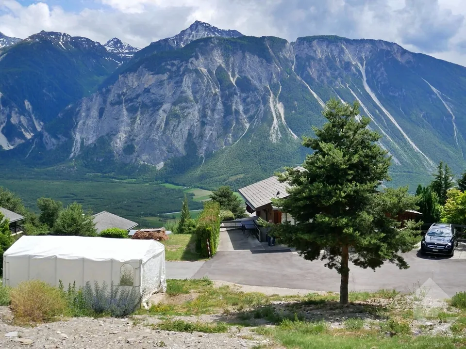Bella parcelle di 589 m2 con vista impareggiabile sulle Alpi Vallesane