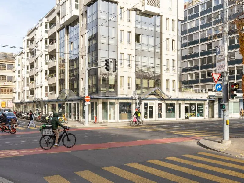 Ensemble de locaux commerciaux loués au coeur de Genève
