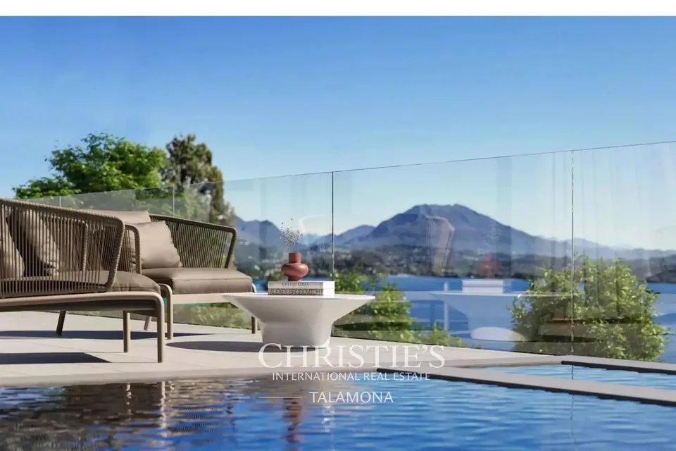 Klassische Villa mit Garten und Seeblick in Belgirate