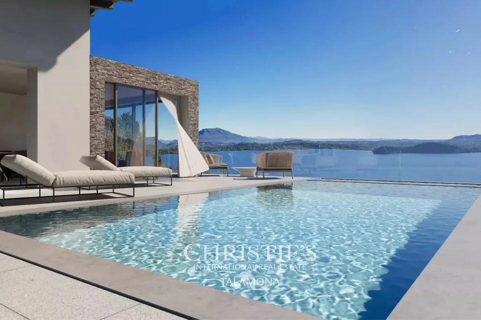 Klassische Villa mit Garten und Seeblick in Belgirate