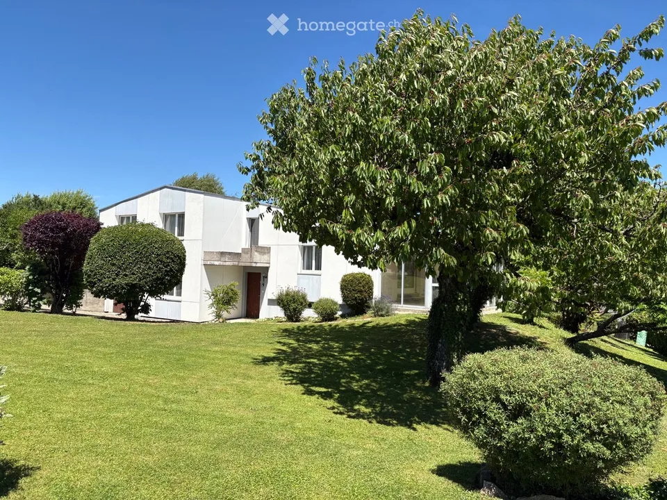 Maison familiale avec beau terrain situé au calme