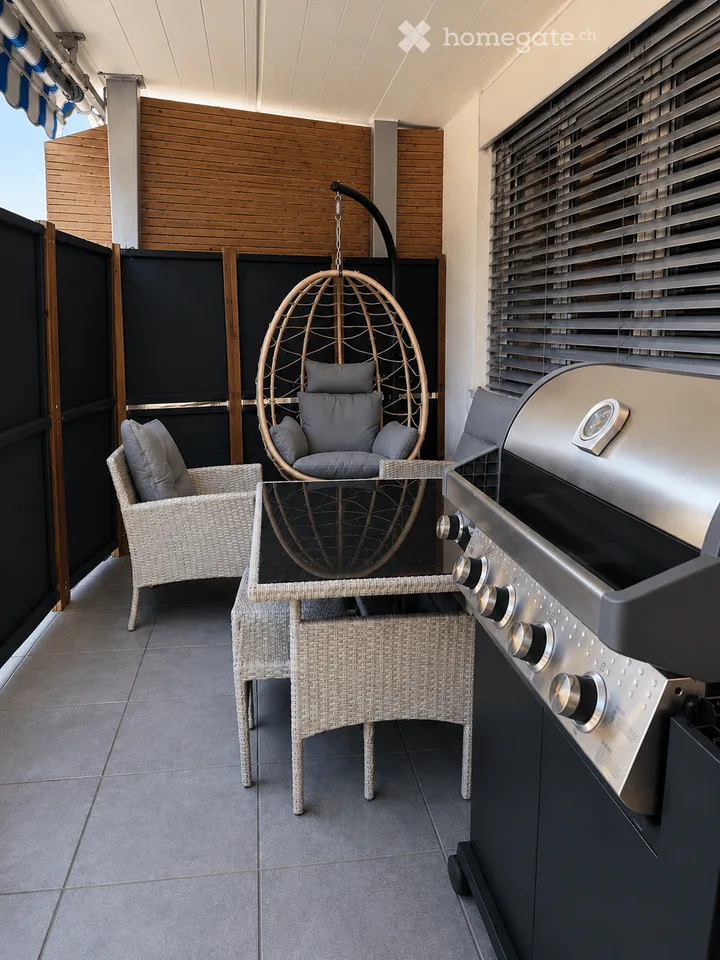 Moderne 4.5-Zimmer-Eigentumswohnung mit Südwest-Balkon und hochwertigem Innenausbau.