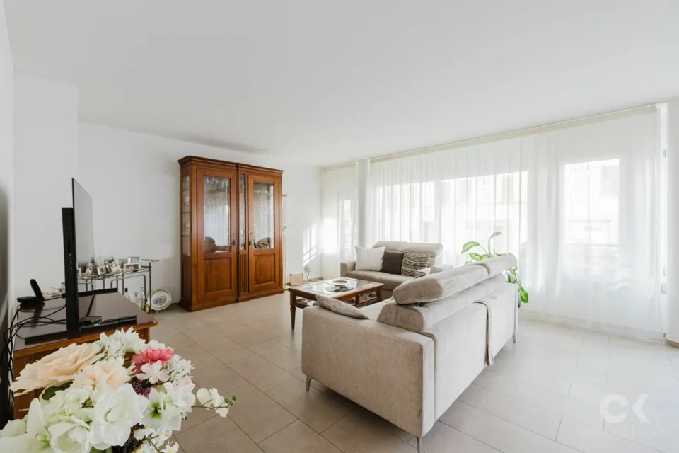 Moderne Minergie-Wohnung mit Gartenidylle an zentraler Lage