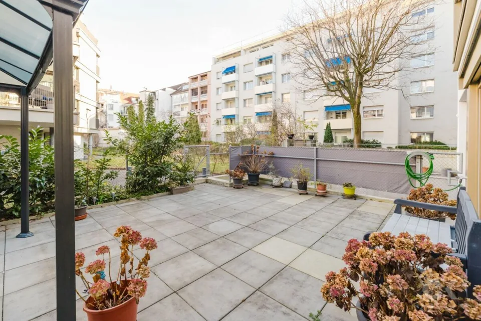 Moderne Minergie-Wohnung mit Gartenidylle an zentraler Lage – Foto 12 von 16