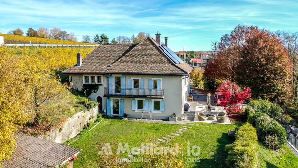 Magnifique bâtisse du XVIII? siècle de 6.5 pièces avec jardin