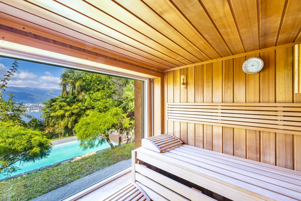 Esclusiva villa con vista lago e parco privato di oltre 6.000 mq