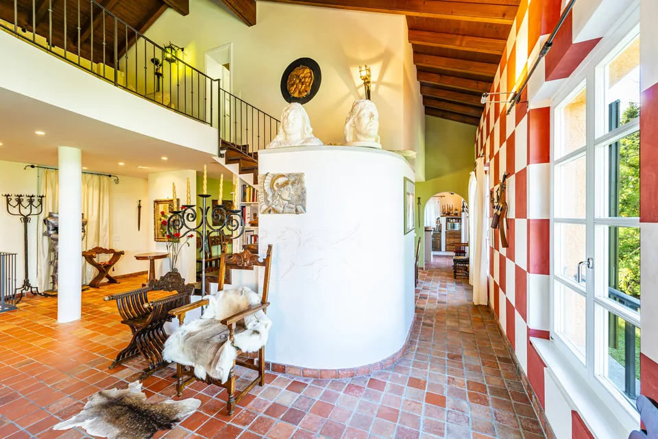 Esclusiva villa con vista lago e parco privato di oltre 6.000 mq – Foto 9 von 13