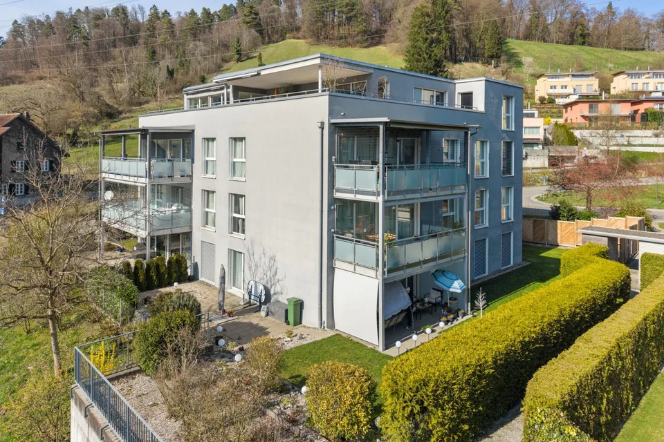 Moderne 5.5-Zi. Wohnung mit Hobbyraum an top Lage