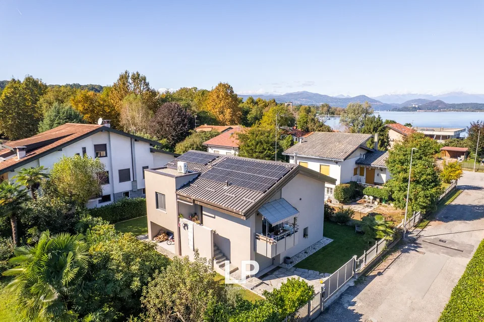 Villa indépendante dans le célèbre Villaggio Giardino à Castelletto S. Ti