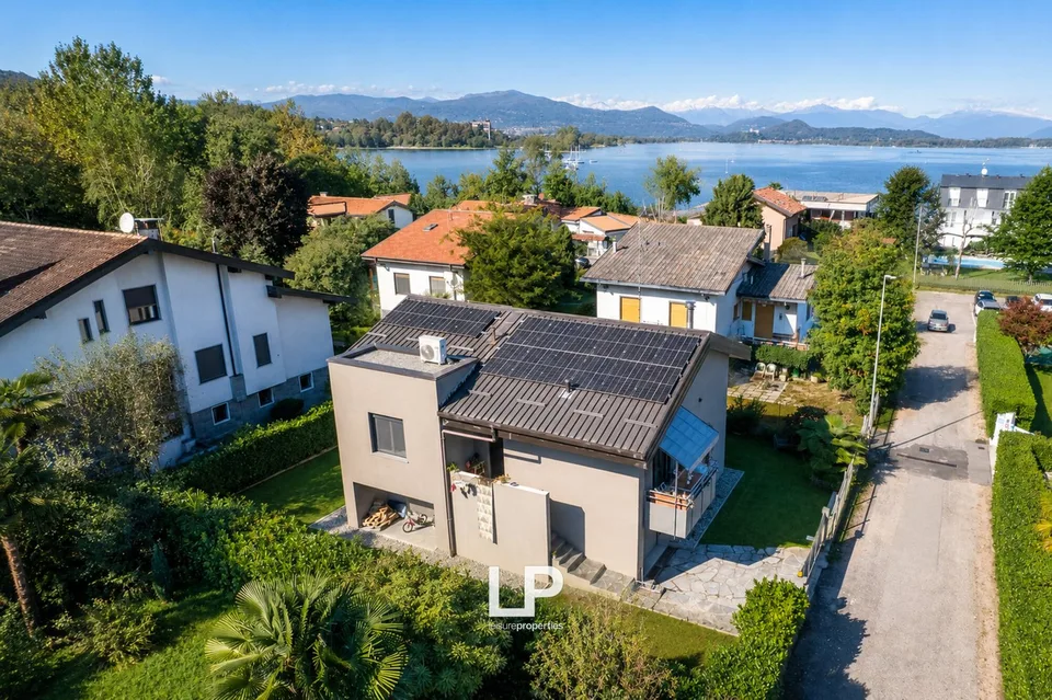 Villa indipendente nel rinomato Villaggio Giardino a Castelletto S. Ti