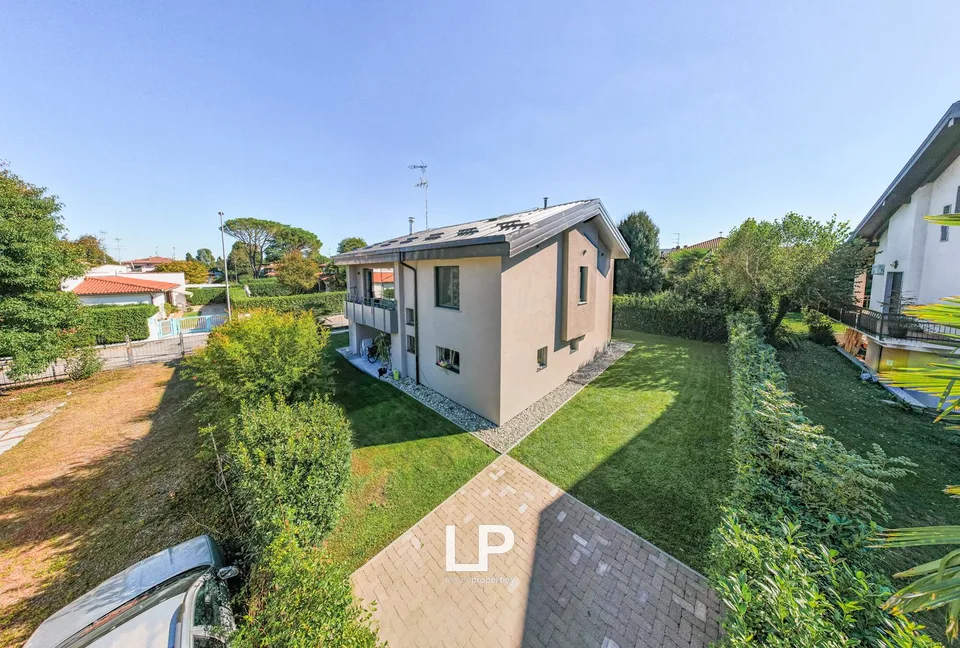 Villa indipendente nel rinomato Villaggio Giardino a Castelletto S. Ti – foto 9 di 13