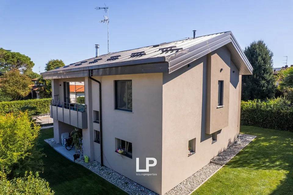 Villa indipendente nel rinomato Villaggio Giardino a Castelletto S. Ti – foto 8 di 13