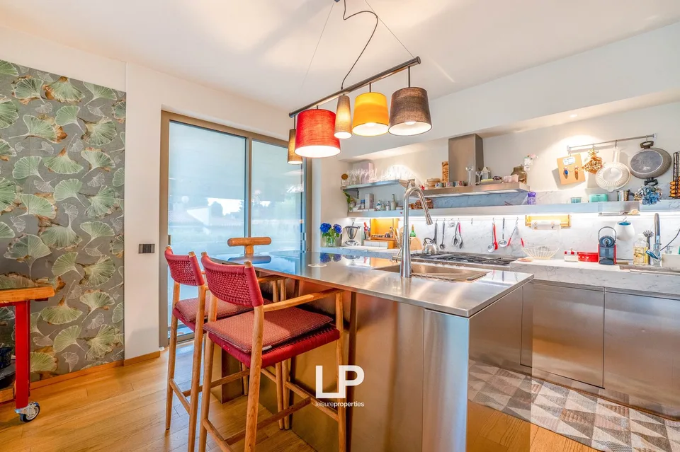 Villa indipendente nel rinomato Villaggio Giardino a Castelletto S. Ti – foto 13 di 13