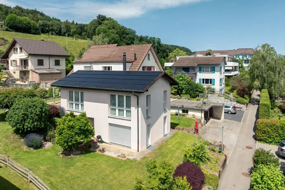 Casa a tre famiglie in una posizione ideale a Belp