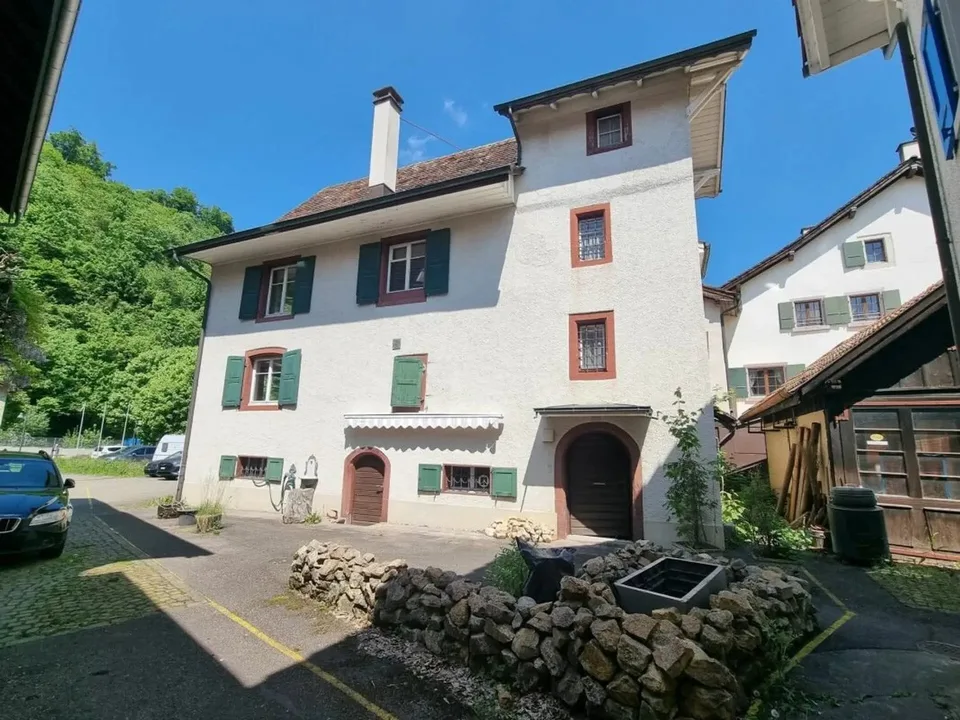 Charaktervolles 3-Familienhaus mit Potenzial in Hölstein kaufen