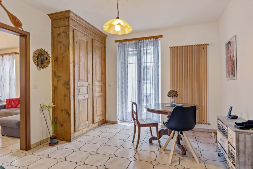 Adjoining gable house with professional spaces and large terrace