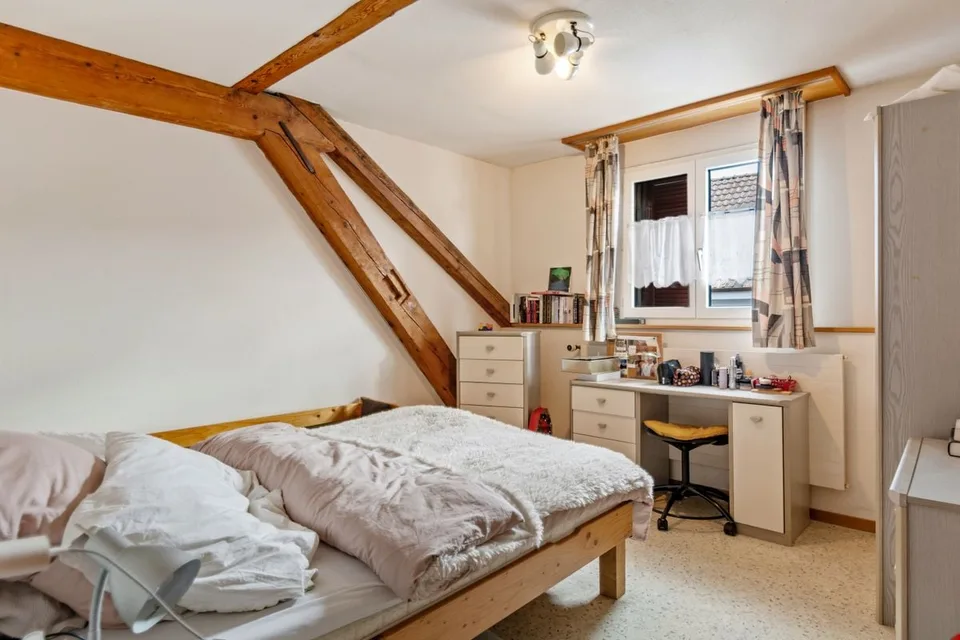 Angrenzendes Giebelhaus mit Gewerbeflächen und großer Terrasse – Foto 7 von 13