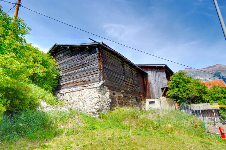 Your chance for a beautiful first home - building land with stable