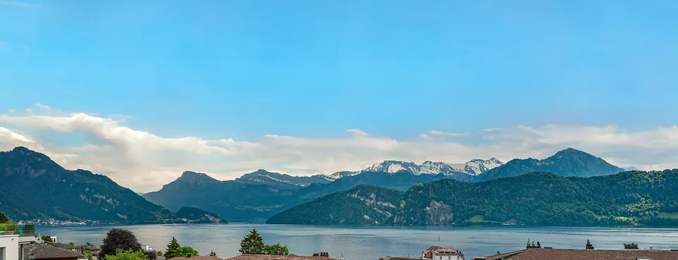 6.5-Zi-Einfamilienhaus mit Seesicht und Alpenpanorama