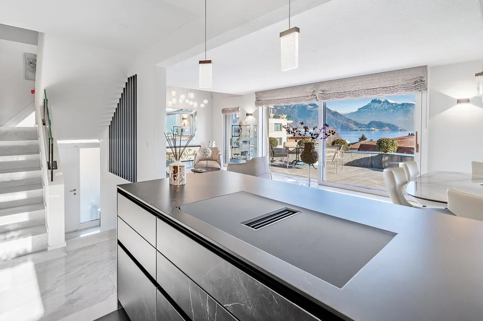 6.5-Zi-Einfamilienhaus mit Seesicht und Alpenpanorama