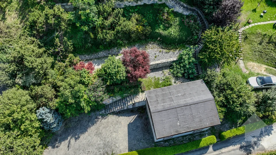 Terrain et bâtiment à rénové avec permis