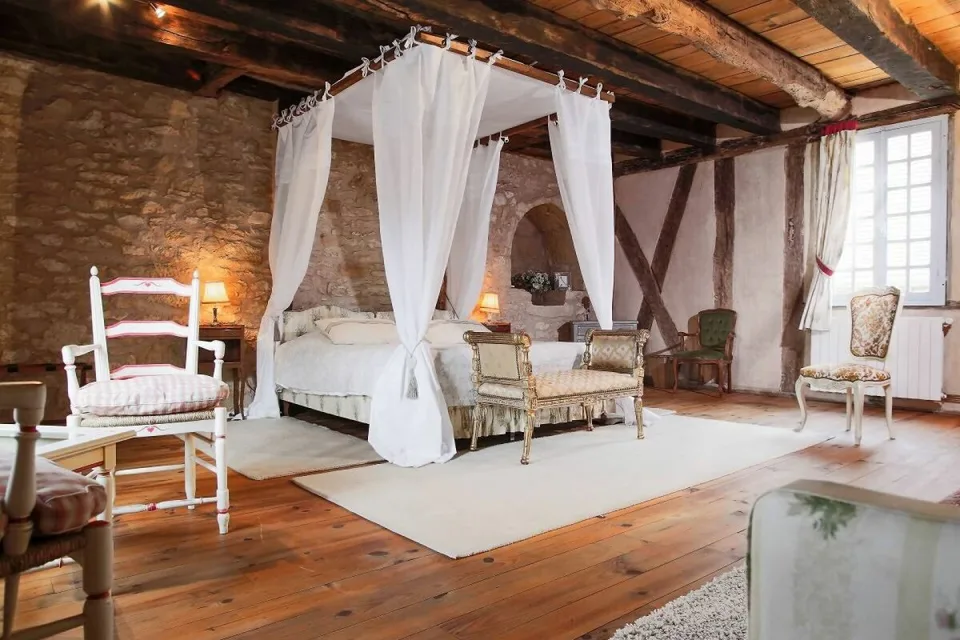 Über 20 Zimmer große Immobilie in Montignac – Foto 6 von 7