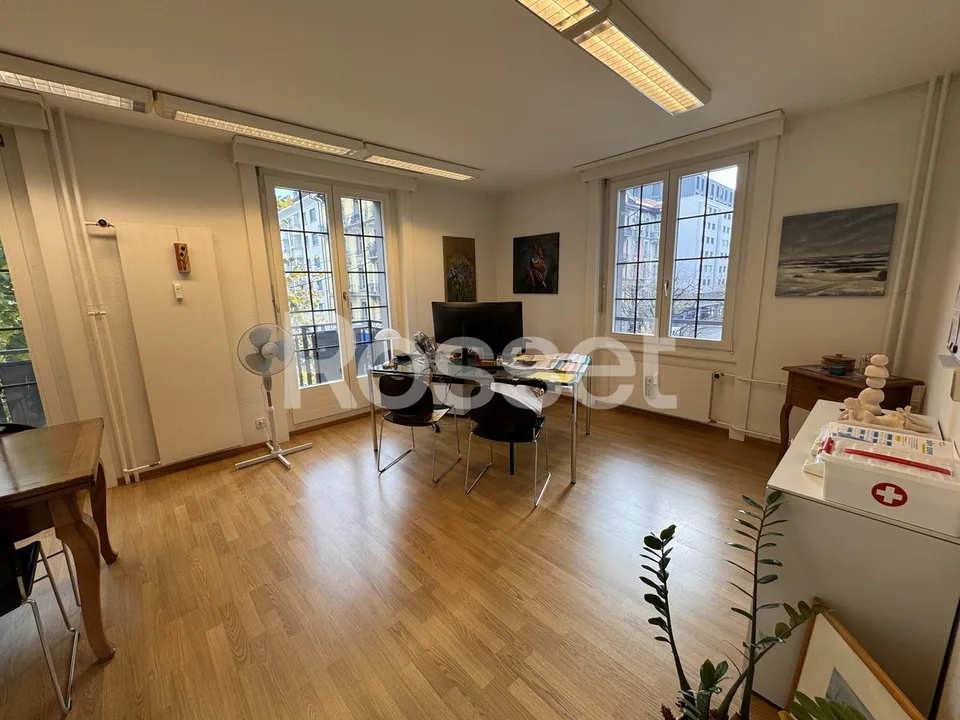 Surface administrative ou logement de 122m2