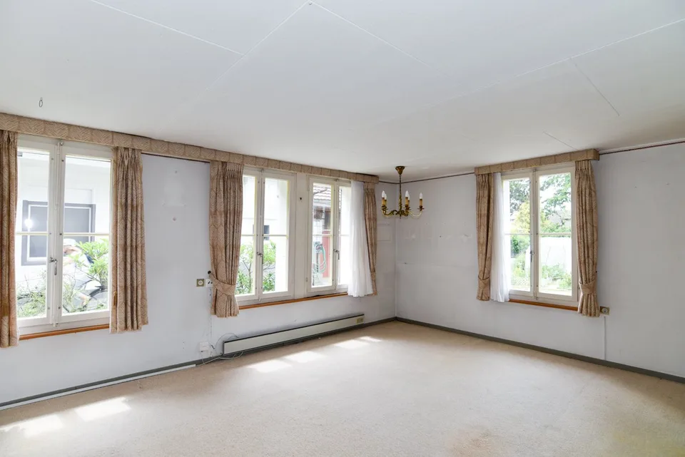 Preiswertes Haus zum Renovieren an zentraler Lage