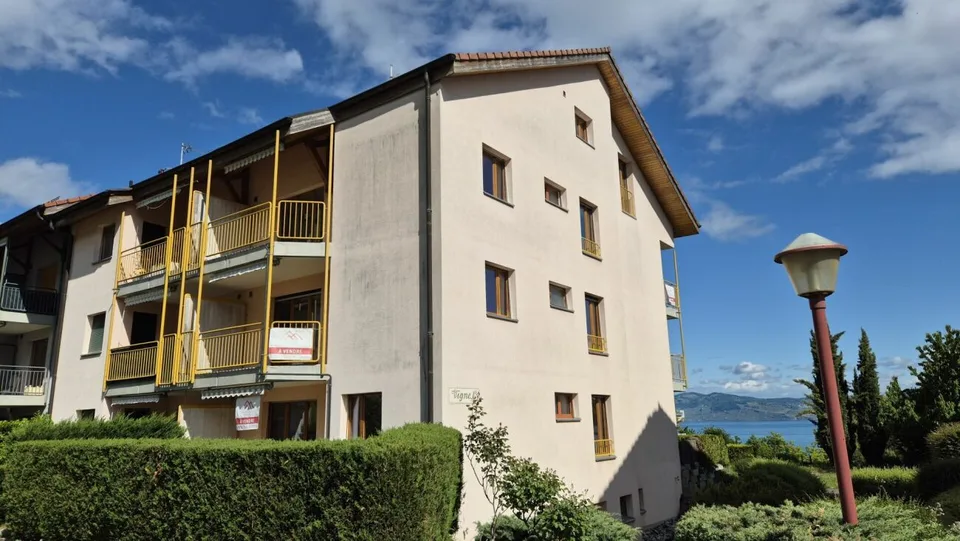 Appartamento 4.5 locali con balcone e vista lago (1° piano)