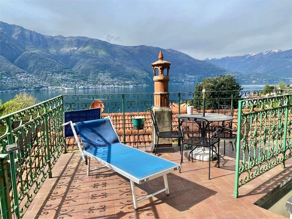 Appartement in einer schönen Villa renoviert, in einer ruhigen Lage – Foto 9 von 13