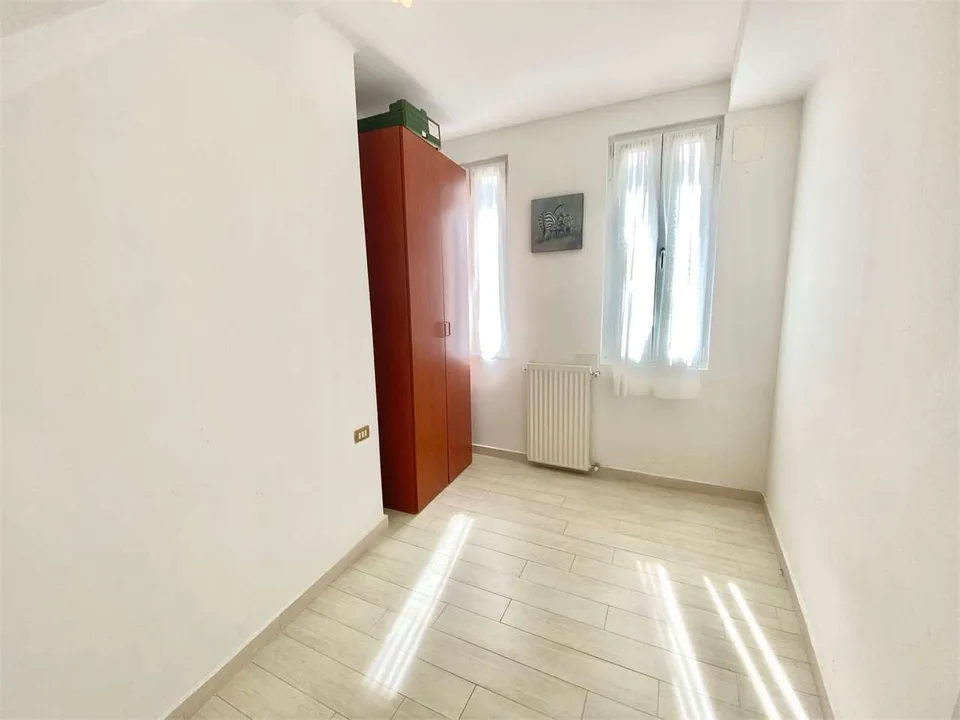 Appartement in einer schönen Villa renoviert, in einer ruhigen Lage – Foto 7 von 13