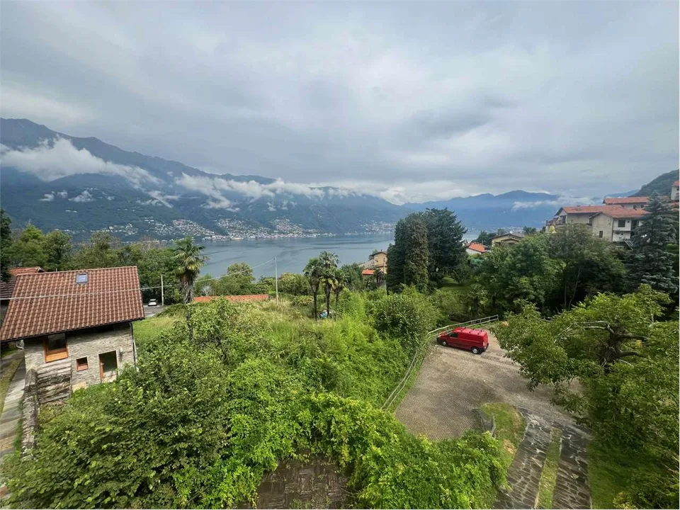 Appartement in einer schönen Villa renoviert, in einer ruhigen Lage – Foto 11 von 13