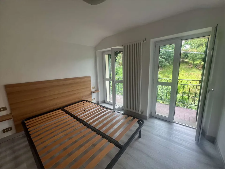 Appartement in einer schönen Villa renoviert, in einer ruhigen Lage – Foto 6 von 13