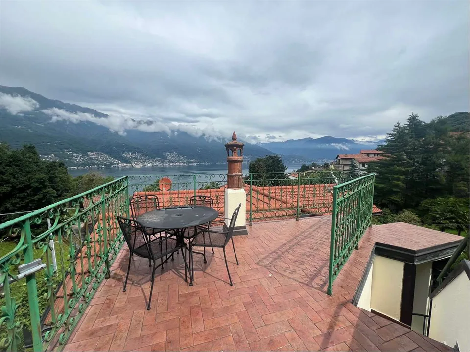 Appartement in einer schönen Villa renoviert, in einer ruhigen Lage – Foto 10 von 13