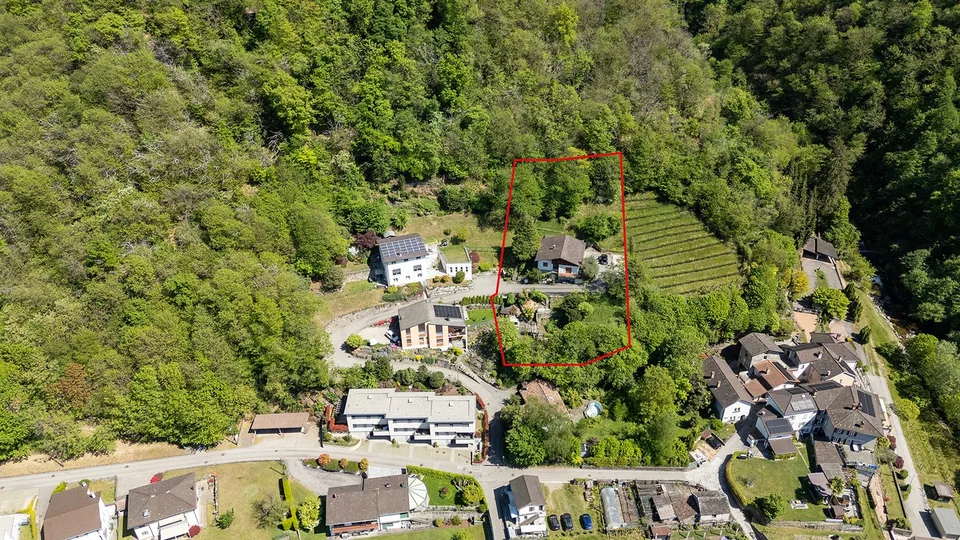 casa da riattare in posizione collinare su terreno edificabile