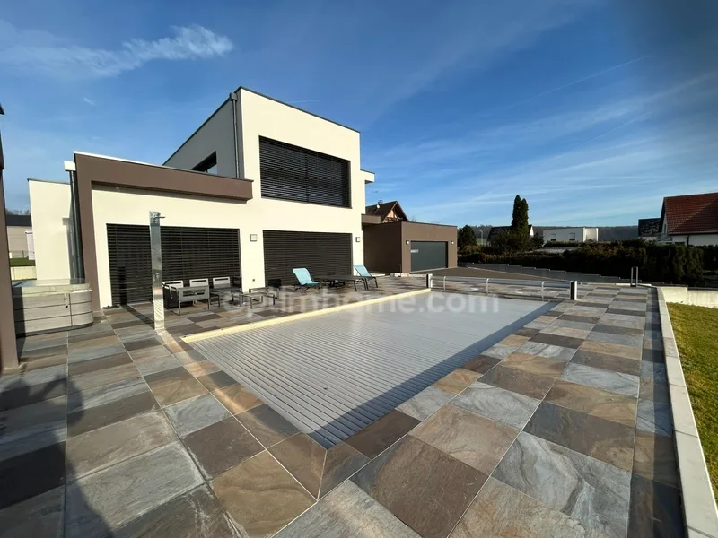 BETTENDORF, 2 Minuten von HIRSINGUE, Architekten-Villa, 222m² Wohnfläche