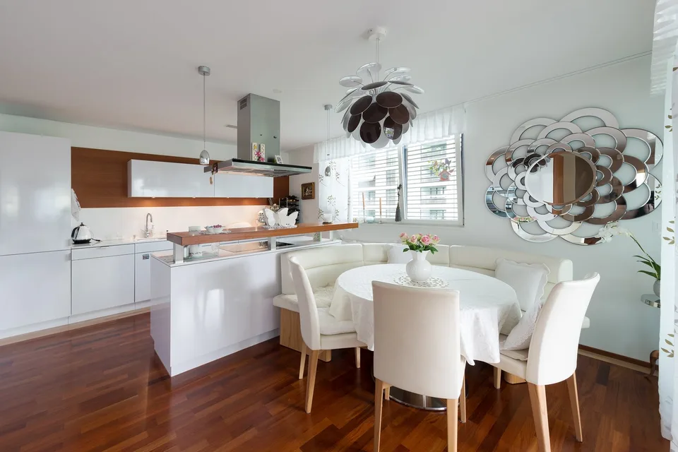 4.5-Zimmer-Wohnung mit Balkon in Opfikon (Glattpark) – Sofort verfügbar!