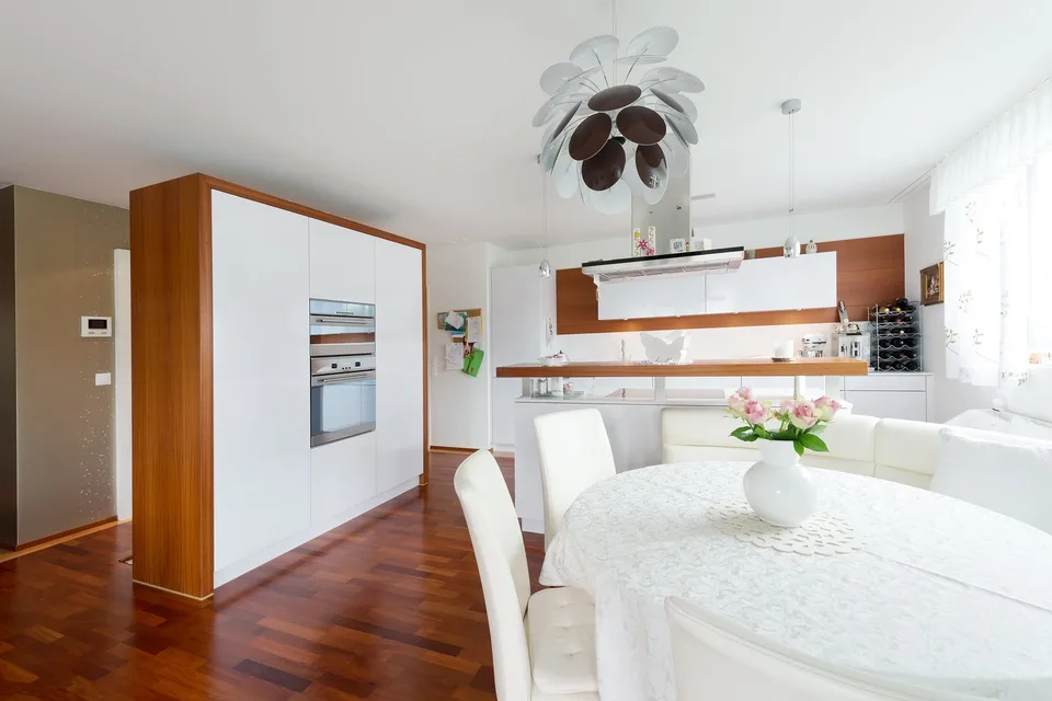 4.5-Zimmer-Wohnung mit Balkon in Opfikon (Glattpark) – Sofort verfügbar!