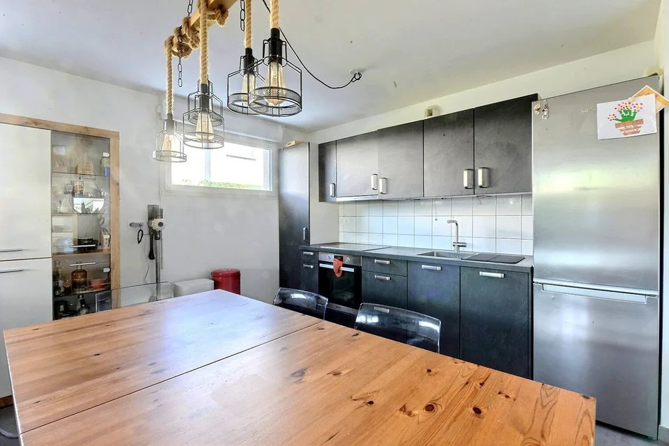 Appartamento di 3 camere bellissimo con 74 m², garage e quota di giardino