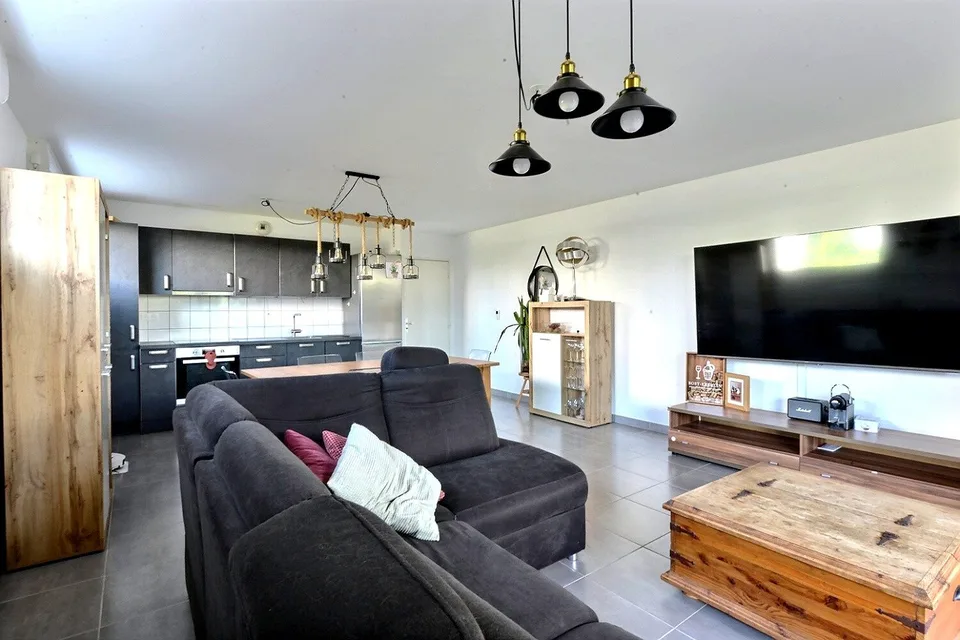 Appartamento di 3 camere bellissimo con 74 m², garage e quota di giardino