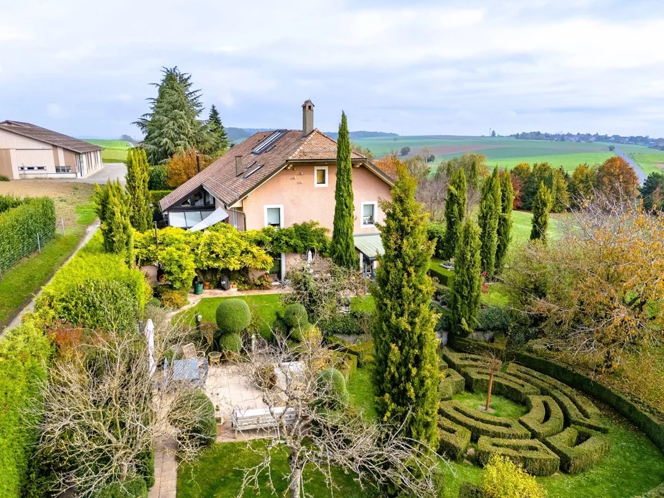 Elégante propriété de 7 pièces - Parcelle de 1'720 m² magnifiquement arboré